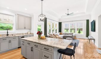25 W Haven Dr, Arden, NC 28704