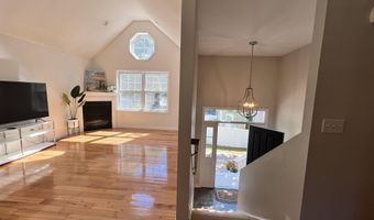 19 W Shore Ave, Manchester, NH 03109
