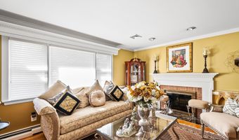 7052 WARDELL St, Annandale, VA 22003