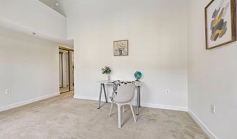 1320 N WAYNE St N 405, Arlington, VA 22201