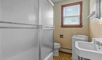 10 Prospect St, Bristol, RI 02809
