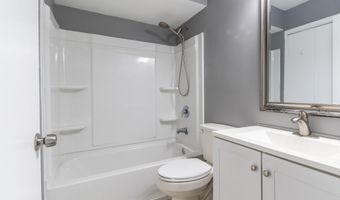 304 Wellington Pl, Aberdeen, NJ 07747
