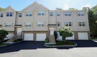 23 Riverview Ct 23, Brookfield, CT 06804