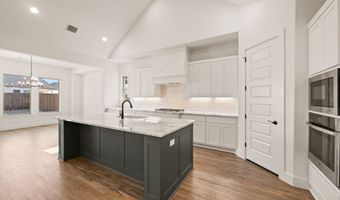 914 Highlands Ave, Aledo, TX 76008