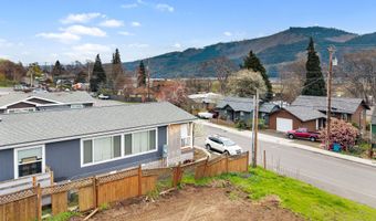 304 E HUMBOLDT St, Bingen, WA 98605