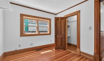 19 Gresham St, Ashland, OR 97520