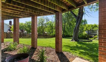 1513 Ploma Dr, Ballwin, MO 63021