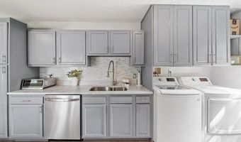 28 Paige Dr, Coventry, RI 02816