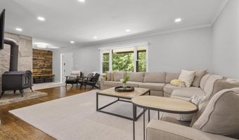 319 Nonnewaug Rd, Bethlehem, CT 06751