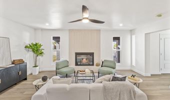 2029 W SHAWNEE Dr, Chandler, AZ 85224