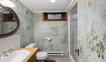 92 Turner Ave, Cranston, RI 02920