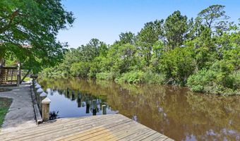 15 Wisteria Ct, Bay St. Louis, MS 39520