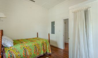 112 14th St, Apalachicola, FL 32320
