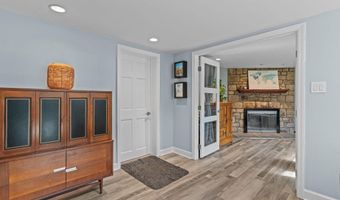 720 OAK TERRACE Dr, Ambler, PA 19002