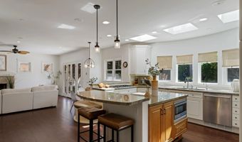 515 N Acacia Ave, Solana Beach, CA 92075