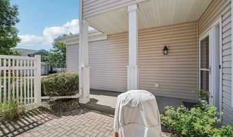 3354 N Stone Creek Cir, Madison, WI 53719