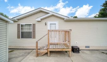 948 Savannah River Dr, Adrian, MI 49221