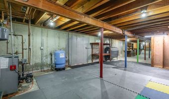 9 Delno Dr, Danbury, CT 06811