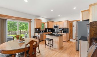 201 11th St NW, Altoona, IA 50009