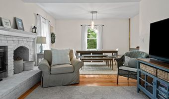 259 Middle Rd, Falmouth, ME 04105