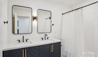 6038 Old Providence Rd, Charlotte, NC 28226