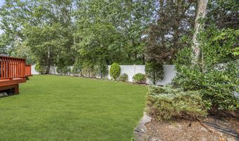 317 Trenton Ave N, Bayville, NJ 08721