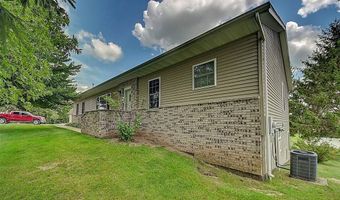 21853 98th St, Anamosa, IA 52205