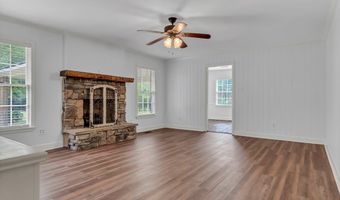 1904 Chatham Dr, Albany, GA 31721