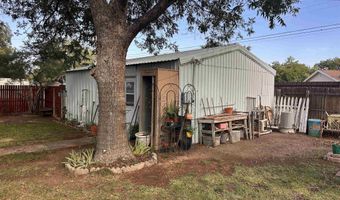 302 Glendale St, Carlsbad, NM 88220