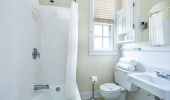 10 Bull St, Newport, RI 02840