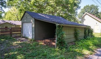 914 Jersey St, Baldwin City, KS 66006