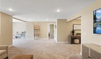 6644 Lamplight Dr, Albertville, MN 55301