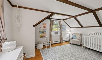 13 Provost Dr, Airmont, NY 10901