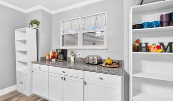 2202 McMinn St, Aliquippa, PA 15001