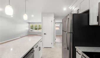 47 Kingsland Ct 6A, Charlestown, RI 02813