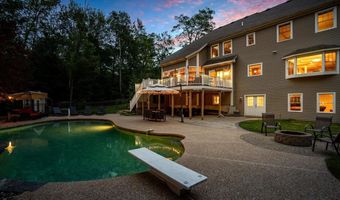 74 Settlers Ct, Bedford, NH 03110
