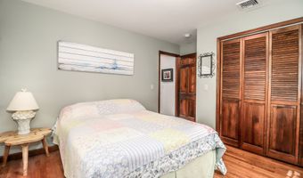 6 Brookdale Ln, Brookfield, CT 06804