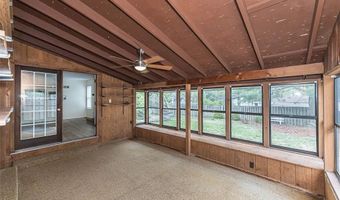 716 Reinke Rd, Ballwin, MO 63021