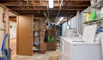 49 Gipp Rd, Albany, NY 12203