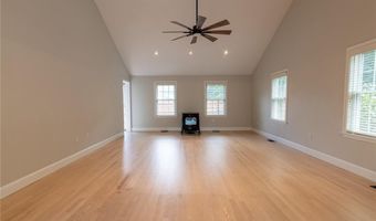 122 Sylvan Dr, East Greenwich, RI 02818