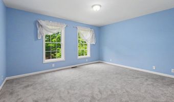 14 Karolina Ln, Bedford, NH 03110