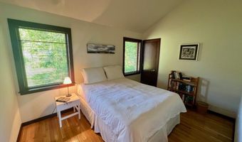382 Lighthouse Rd, Aquinnah, MA 02535