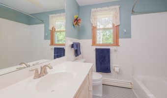 7 Robin Hill Ln, Athens, OH 45701