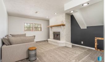 107 E Willow St, Beresford, SD 57004