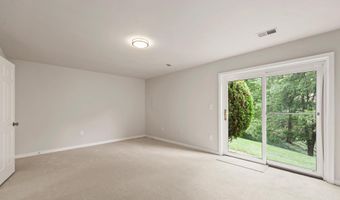 2213 S POLLARD St, Arlington, VA 22204
