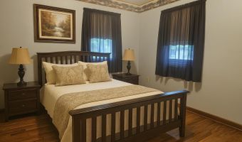 407 N Crestview Ave, Ash Grove, MO 65604