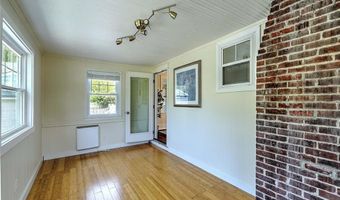 4 Harlem St, East Providence, RI 02916