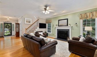 212 Orchard Woods Dr, North Kingstown, RI 02874