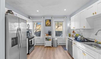 27 Ferncliff Ave, North Providence, RI 02911