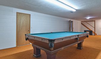 230 8th St, Adams, NE 68301